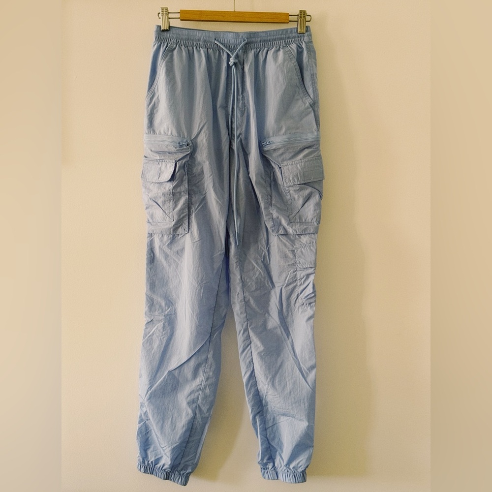 Men’s UO cargo joggers in light blue (S)